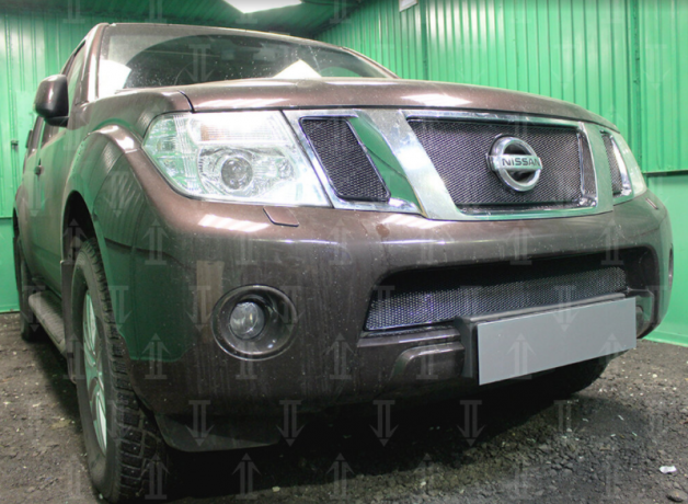 Защита радиатора "PREMIUM" Nissan Pathfinder, Navara (2010-2015) верх, чёрная купить недорого с доставкой в Апатиты