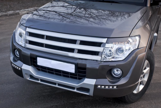 Накладка (юбка) переднего бампера "Broomer Design" (Без ДХЛ) для Mitsubishi Pajero IV (2006-2015) купить недорого с доставкой в Апатиты
