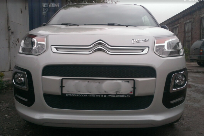 Защита радиатора "Standart" Citroen C3 Picasso (2012-2016) чёрная купить недорого с доставкой в Апатиты