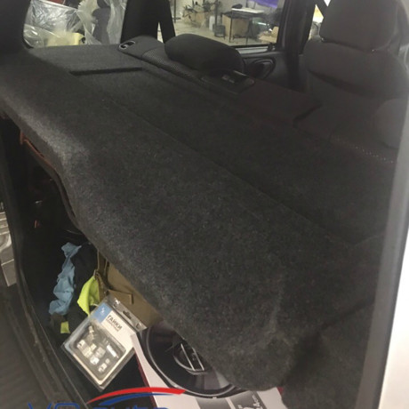 Полка B@3 2123 Chevrolet Niv@ (с боковинами, отв. под динамики 6х9 дюймов) купить недорого с доставкой в Апатиты