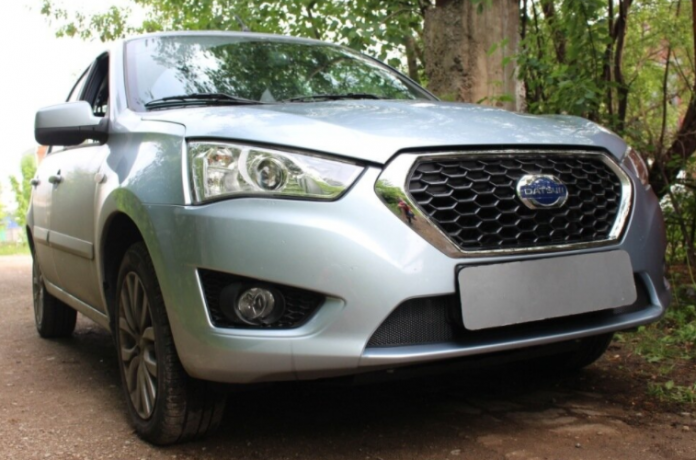 Защита радиатора "Standart" Datsun mi-Do (2015-н.в.) чёрная купить недорого с доставкой в Апатиты