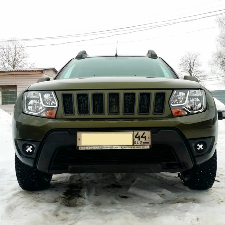 Решетка радиатора "Стиль чироки" со вставками для Renault Duster (2010-2020) купить недорого с доставкой в Апатиты
