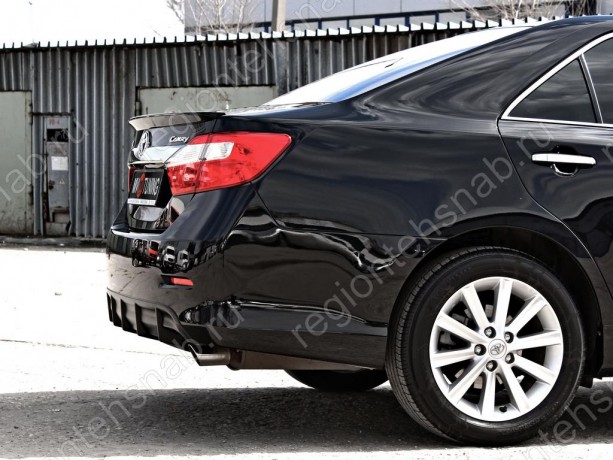 Диффузор заднего бампера var №2 (текстурный пластик) для Toyota Camry XV50 (2012-2014) купить недорого с доставкой в Апатиты